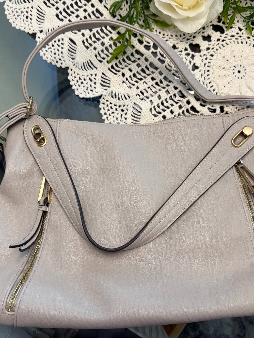 Jessica Simpson Women's Shoulder Bag with crossbody strap - gray